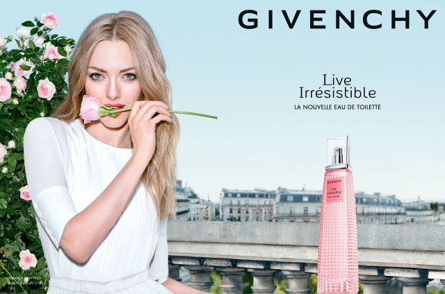 پوستر تبلیغاتی عطر زنانه جیوانچی Live Irresistible حجم 75 میلی لیتر